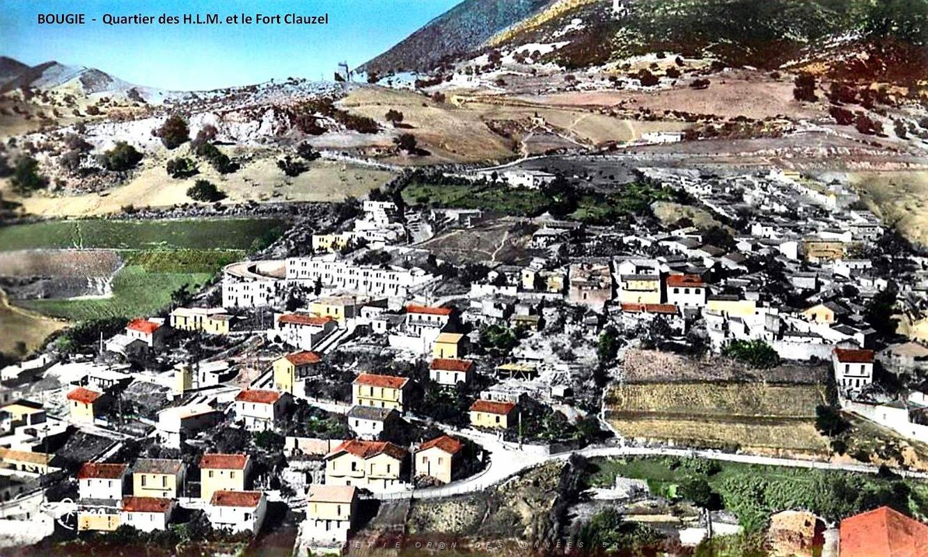 Bougie - Un Quartier avec des H.L.M. et le Fort Clauzel.jpg
